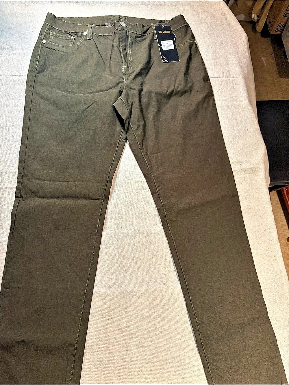 VIP Jeans Straight Leg Pants in Green Size 16 NWT